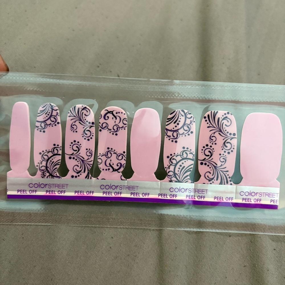 Color Street Design Nail Strips - Two Strong